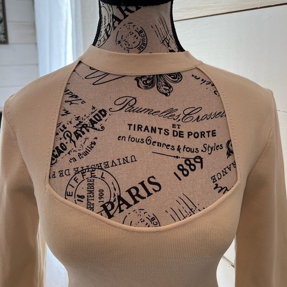 Zara cutout Cream Women's Top, size medium, EUC, bodycon, stretchy, knit - Picture 3 of 8